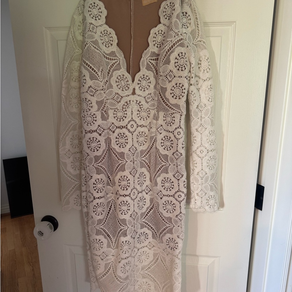 Elegant White Lace midi Dress